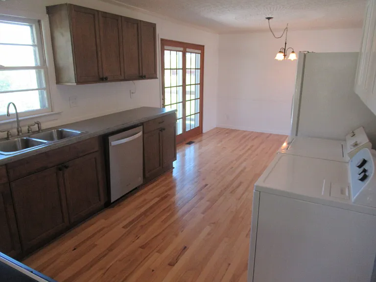 1330 Davis Rd — Photo 8