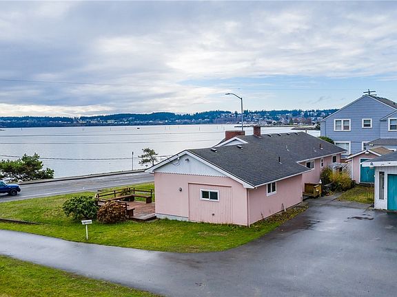 2nd image of 1640 SE Pioneer Way