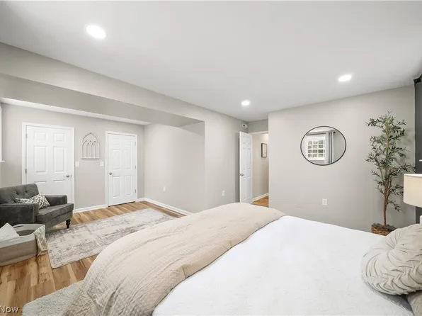 16130 Lucky Bell Ln, Newbury, OH 44065