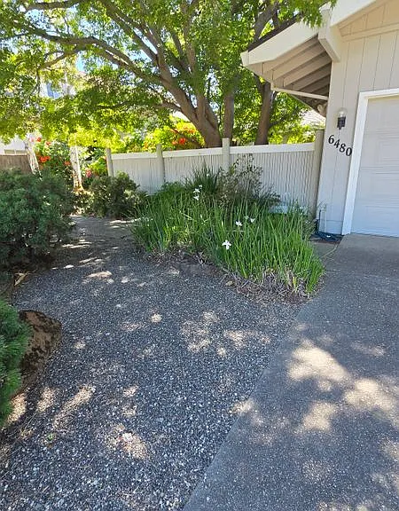 6480 Havenside Dr — Photo 2