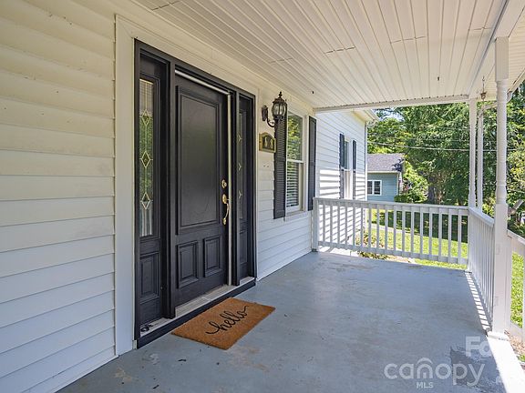 3rd image of 638 W Main St