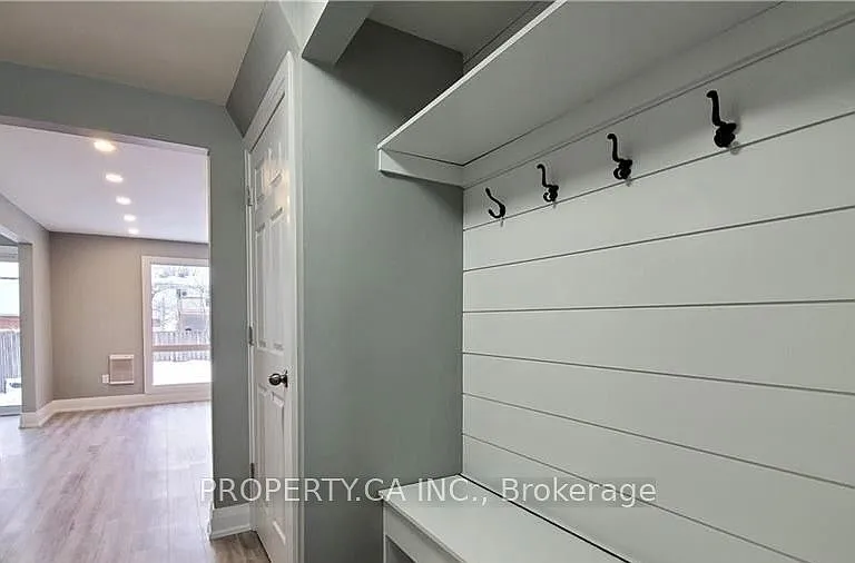 43 Barrett Cres — Photo 7