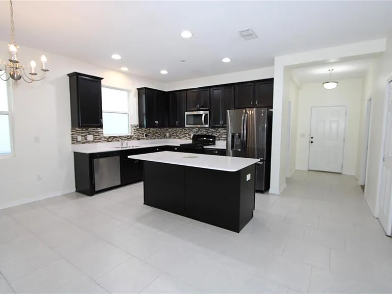 2380 Sanderling St — Photo 2