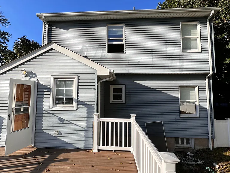 32 E Grand Ave — Photo 13