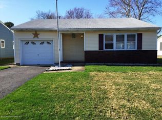 172 Westbrook Dr, Toms River, NJ 08757