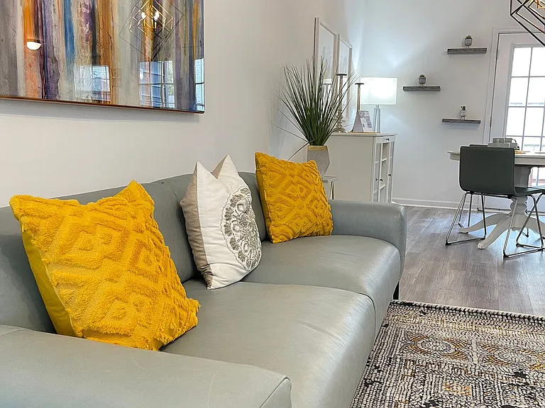 Golden Gate Townhomes — Photo 7