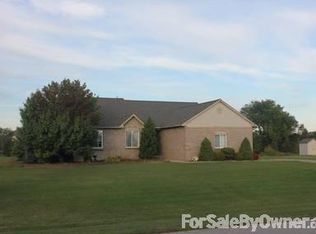 9300 Mockingbird Ln, Saline, MI 48176