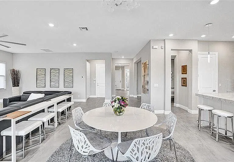 11720 Waterway Cir — Photo 32