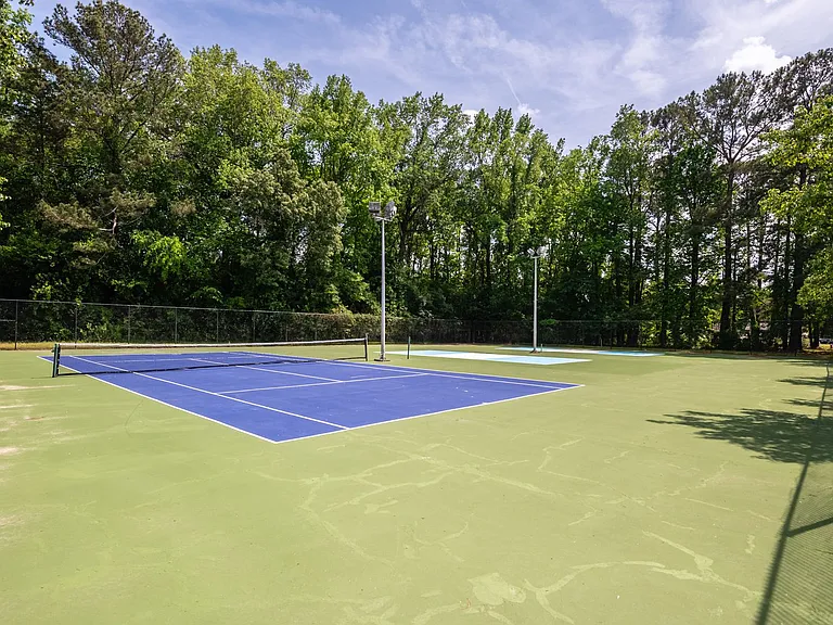 Colonial Pointe Apartments — Photo 19