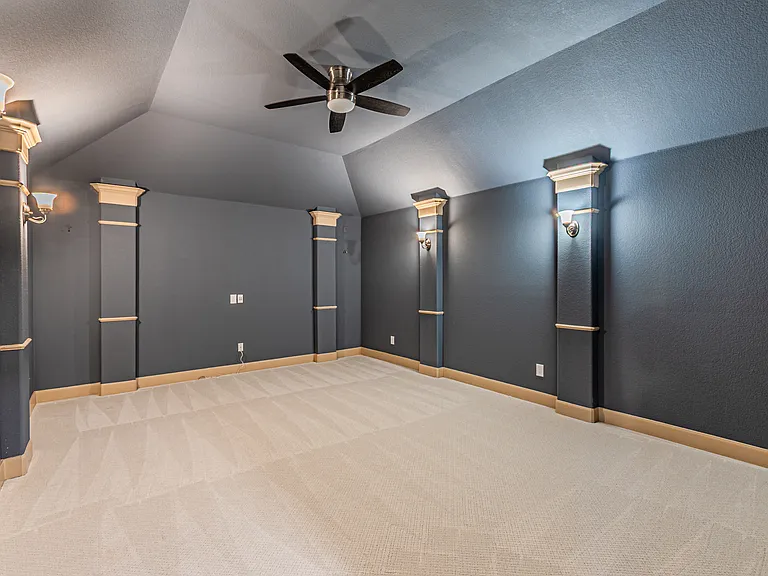 15097 Blakehill Dr — Photo 44