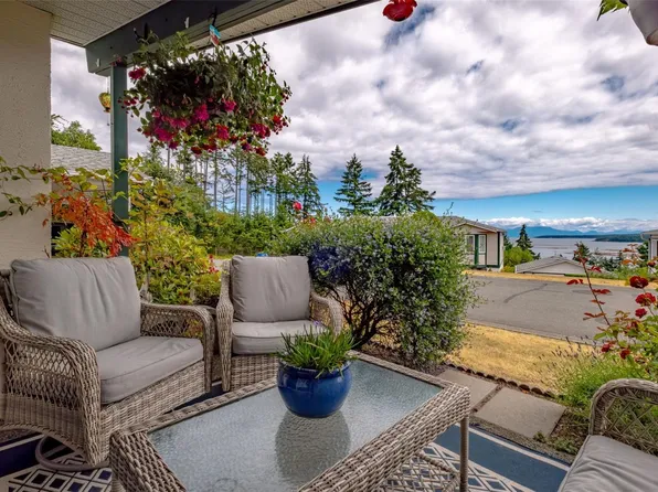 185 Bowlsby St, Nanaimo, BC V9R 5K1
