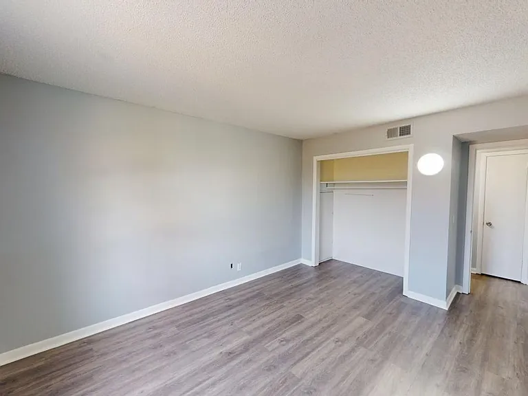 Pike Place Apartments — Photo 7