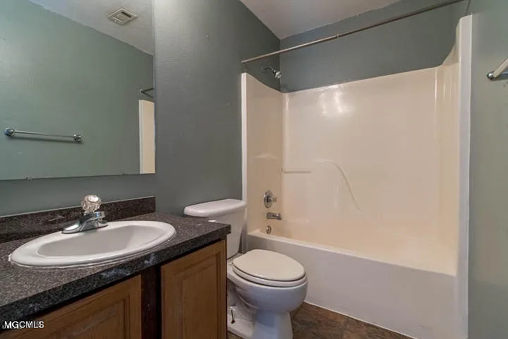 12004 Harmony Cir — Photo 8