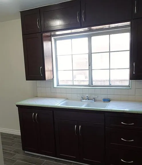 533 Margaret Ave — Photo 4