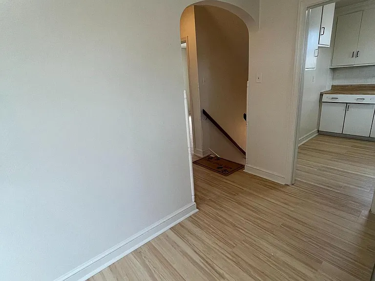 7 W Winona Ave #2 — Photo 5