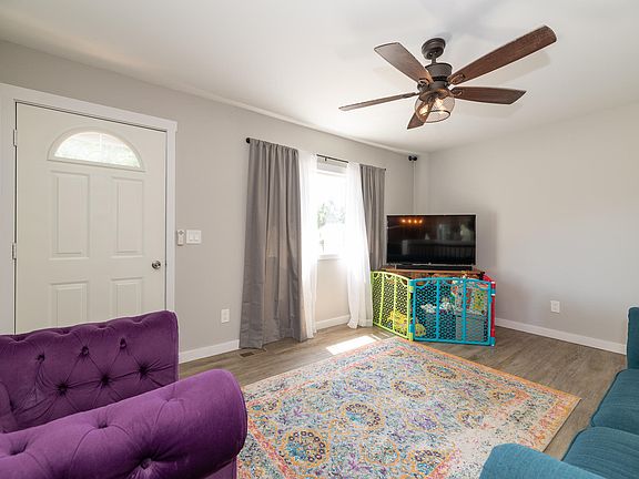 2nd image of 3913 Florinda Ave