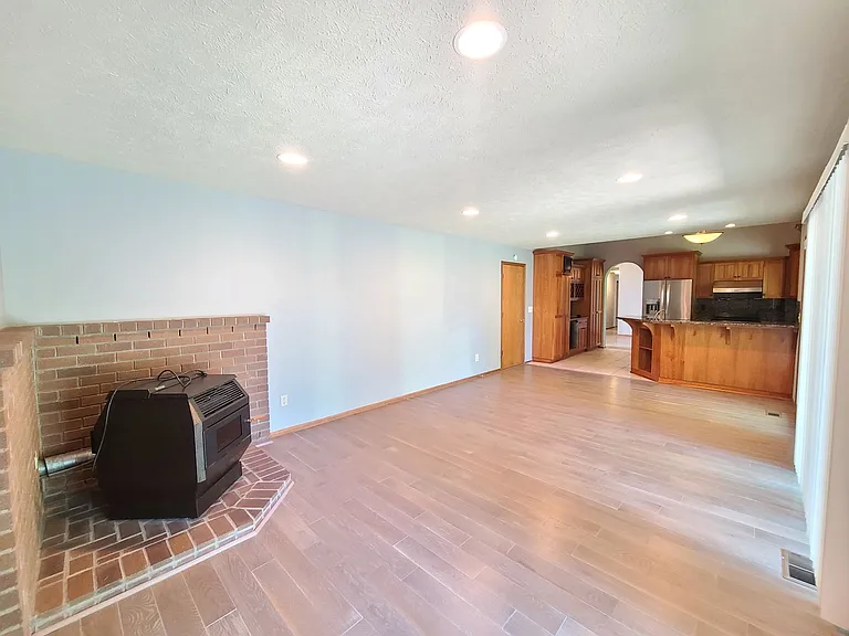 3425 E 61st Ave — Photo 15