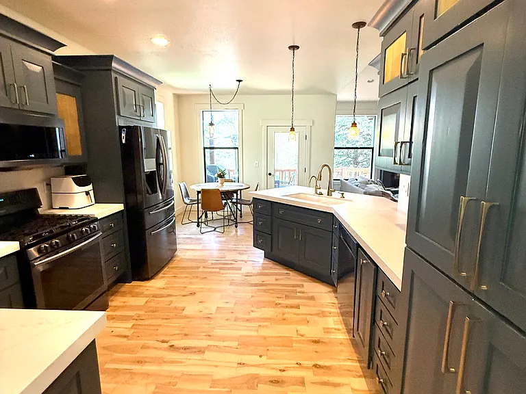 7492 Susans Cir — Photo 12