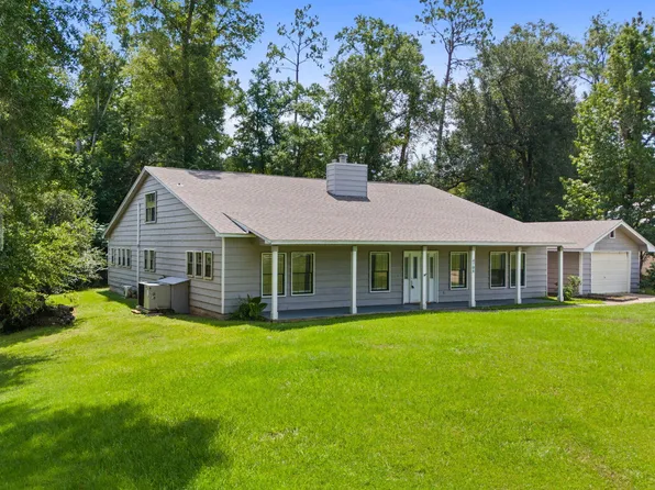 4708 The Oaks Dr, Marianna, FL 32446