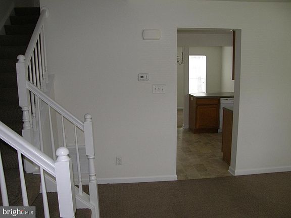 3rd image of 275 Park St