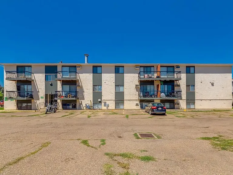 2291 Southview Dr SE #302 — Photo 32