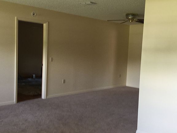 Formal living to dinning rm