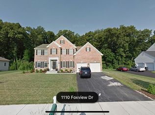 1110 Foxview Dr, Bethlehem, PA 18017