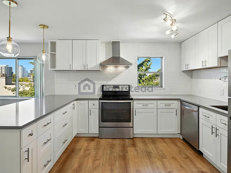 601 Summit Ave E #401 — Photo 14