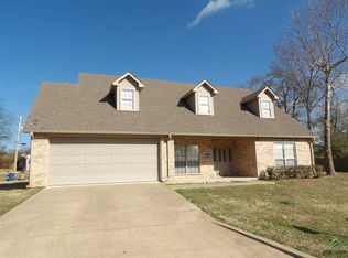 594 Briar Cove Ln, Gladewater, TX 75647