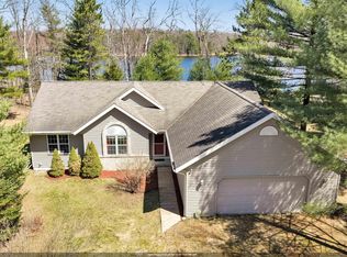 5142 Menominee Line Rd, Gillett, WI 54124