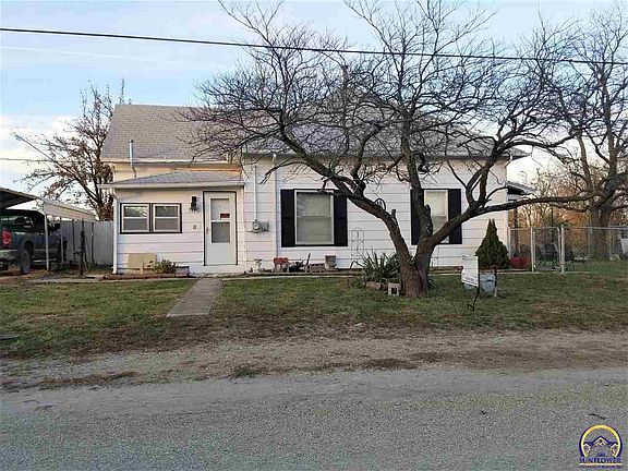 2nd image of 106 N Cedar St