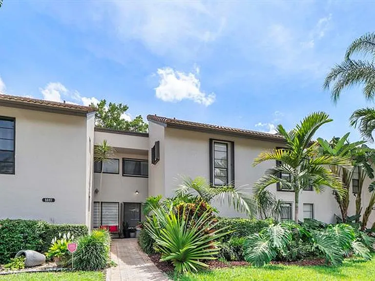 9717 N New River Canal Rd #409 — Photo 48