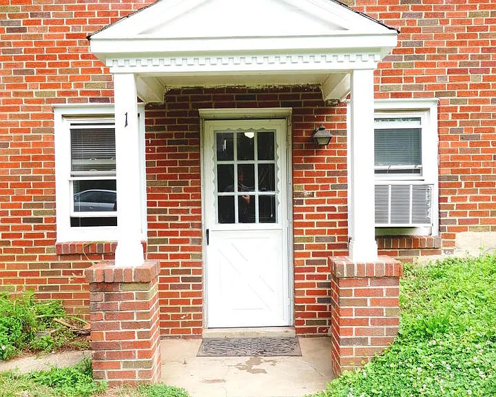 8210 Greenwood Ave — Photo 47