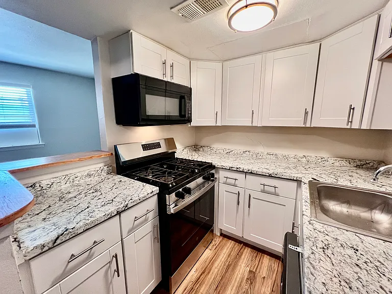 5011 San Jacinto St #104 — Photo 4