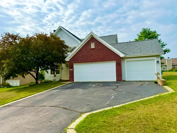 12311 Meadow Dr, Winnebago, IL 61088