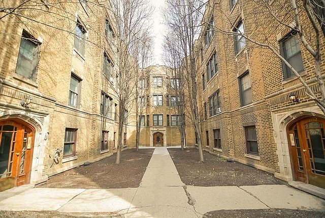 1st image of 3600 N Claremont Ave APT 2K