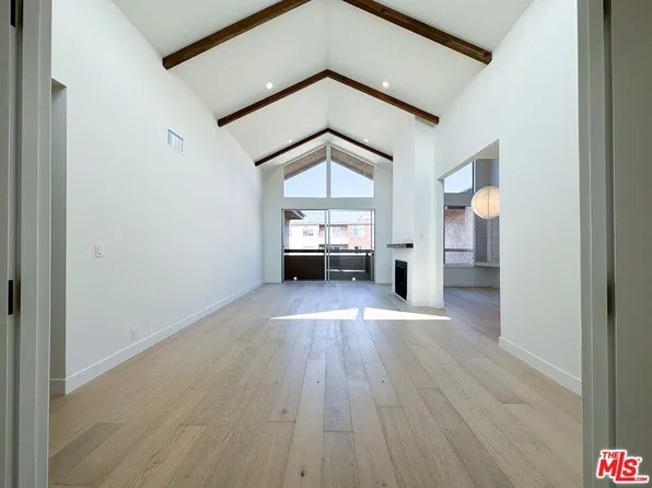 1509 Greenfield Ave #301, Los Angeles, CA 90025