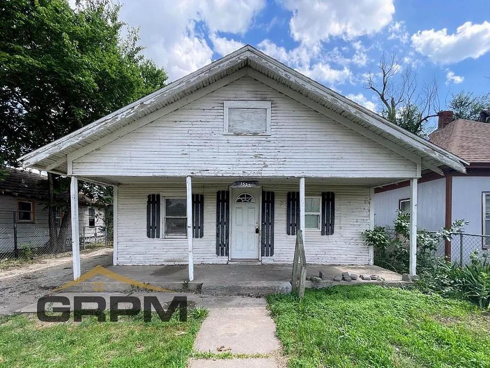 1523 E 4th Ave