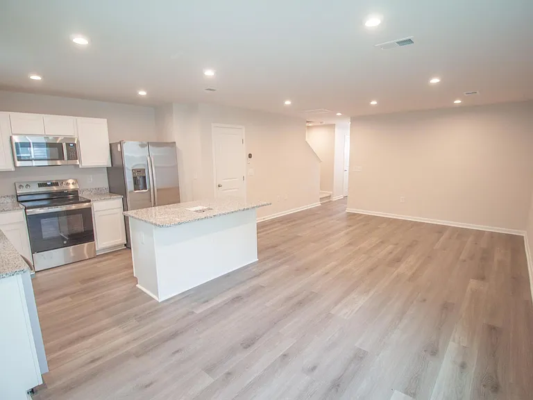 261 Christiana Ln #F — Photo 7
