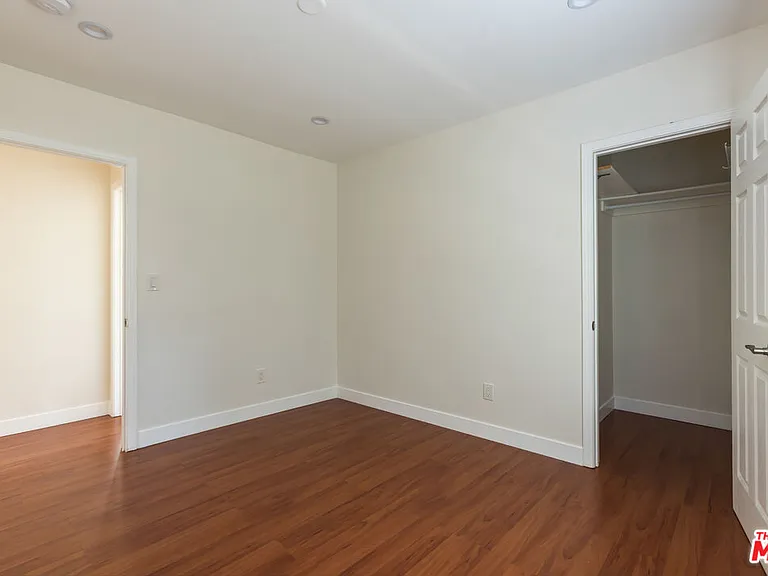 1206 N Beachwood Dr — Photo 22