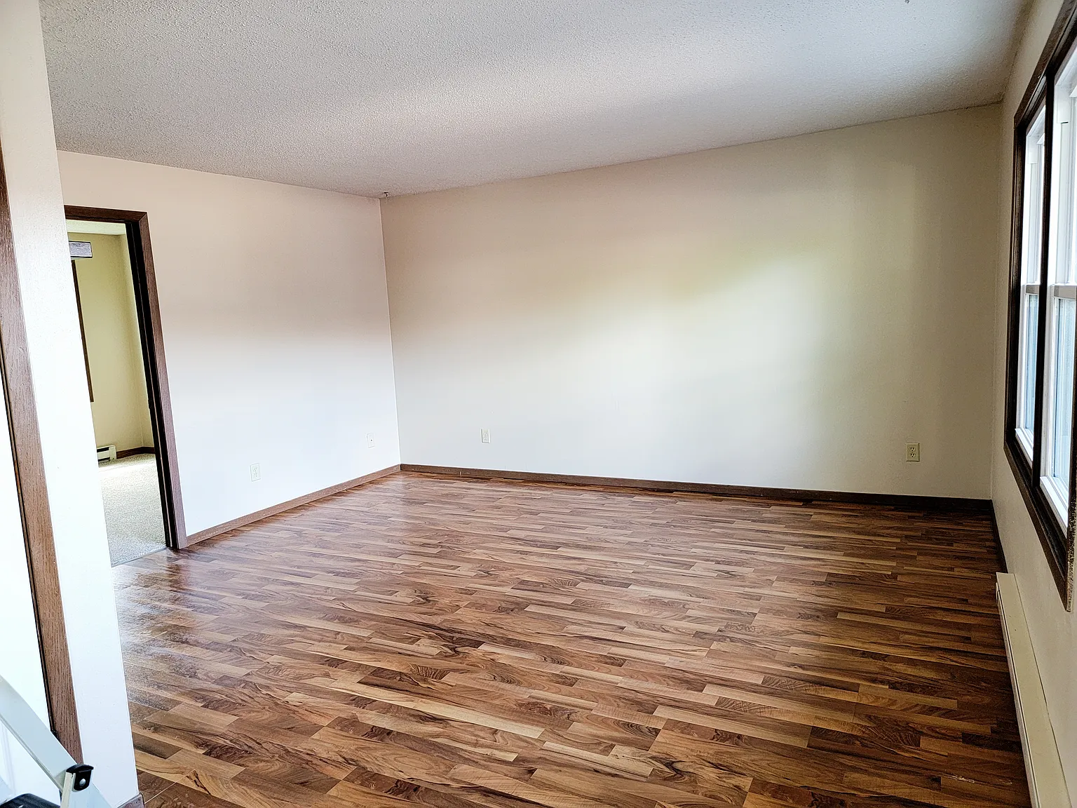 2 bed, 908 sqft, $995 — Photo 4