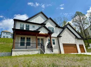 102 Iris Ln, Morgantown, WV 26501