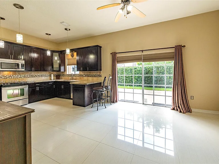 3073 SW 140th Ave — Photo 10