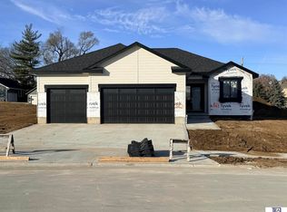 683 Palomino St, Papillion, NE 68046