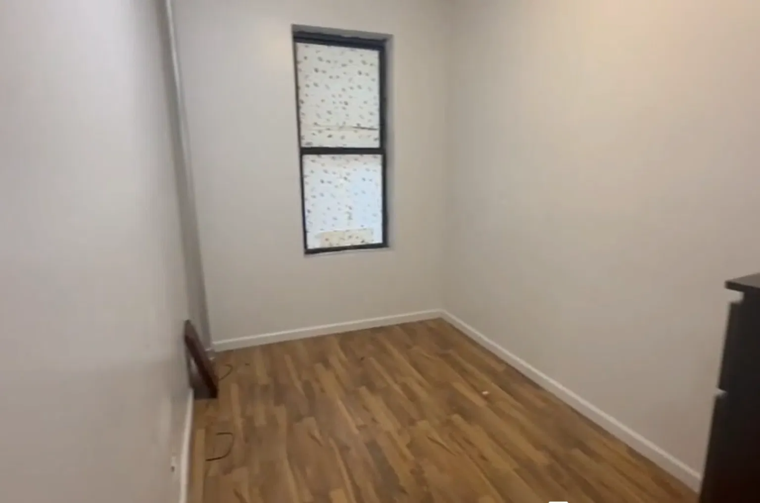3 bed, 800 sqft, $3,811 — Photo 3