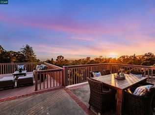 10540 Englewood Dr, Oakland, CA 94605