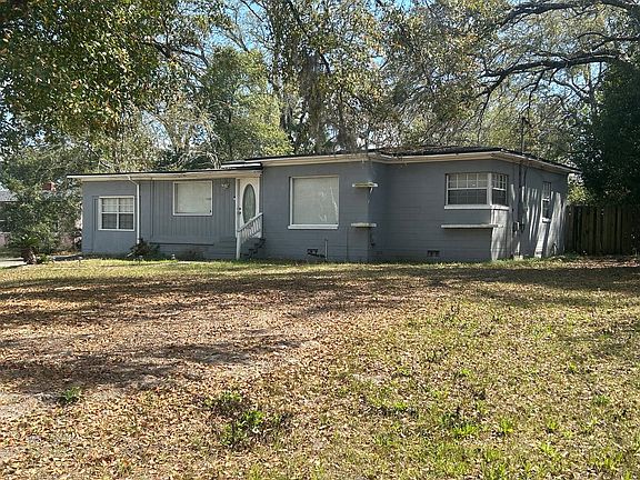 2nd image of 1416 Keats Rd