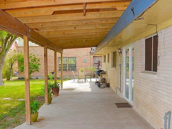 3rd image of 1235 Duranta Ln