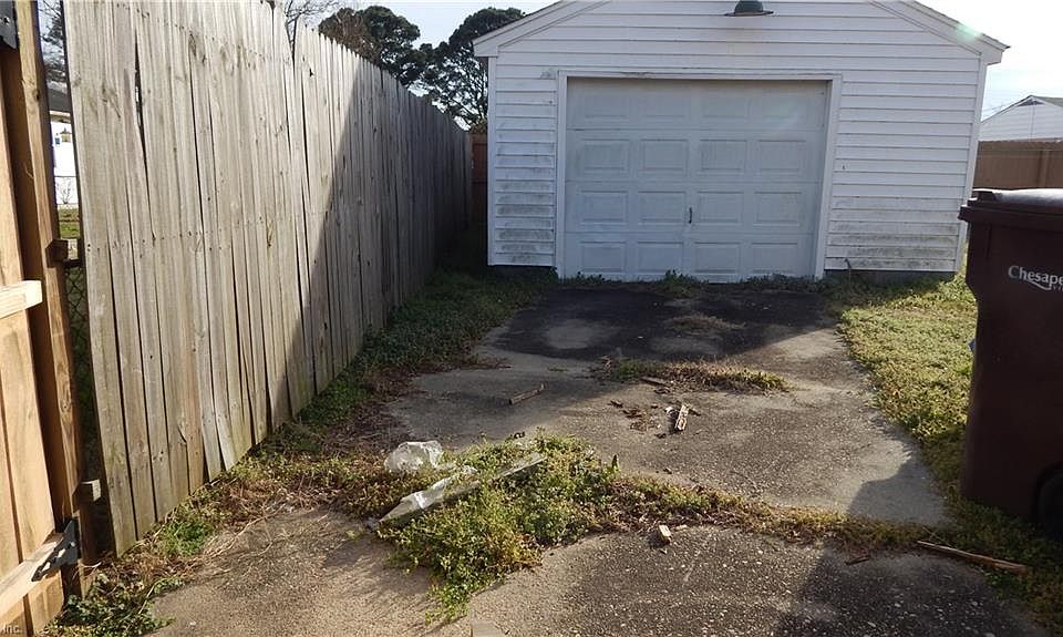 2nd image of 3004 Elbyrne Dr