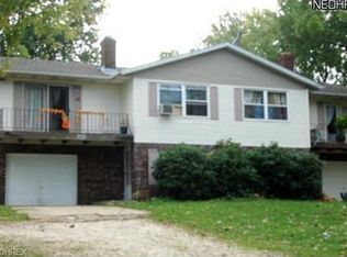 3225 & 3227 Pickle Rd, Akron, OH 44312